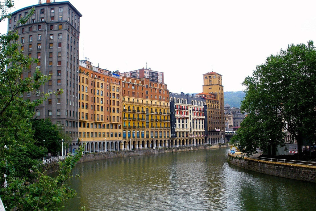 Bilbao River | Local Photo Tour
